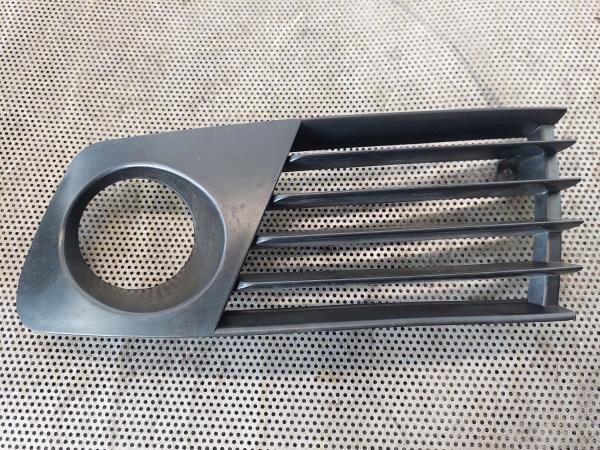 Grelha SEAT IBIZA III (6L1) | 02 - 09 Imagem-2 Grelha SEAT IBIZA III (6L1) | 02 - 09 Imagem-2