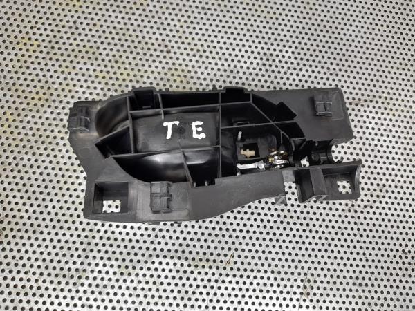 Puxador Interior Tras Esq CITROEN C3 Picasso (SH_) | 09 - Imagem-3 Puxador Interior Tras Esq CITROEN C3 Picasso (SH_) | 09 - Imagem-3