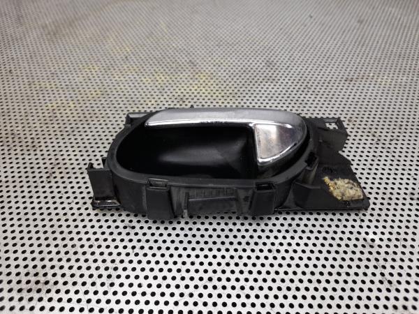 Puxador Interior Tras Esq CITROEN C3 Picasso (SH_) | 09 - Imagem-4 Puxador Interior Tras Esq CITROEN C3 Picasso (SH_) | 09 - Imagem-4