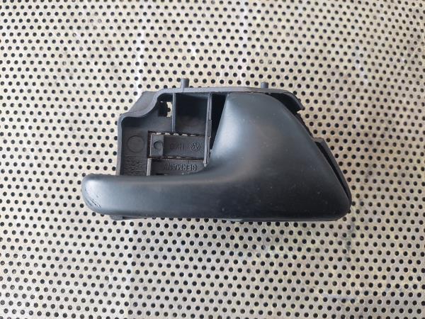Puxador Interior Tras Dto VOLKSWAGEN POLO (6N1) | 94 - 99 Imagem-1 Puxador Interior Tras Dto VOLKSWAGEN POLO (6N1) | 94 - 99 Imagem-1