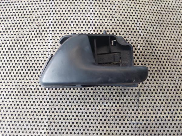 Puxador Interior Tras Esq VOLKSWAGEN POLO (6N1) | 94 - 99 Imagem-1 Puxador Interior Tras Esq VOLKSWAGEN POLO (6N1) | 94 - 99 Imagem-1