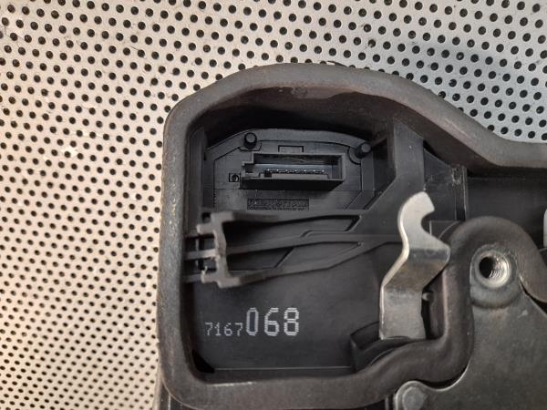 Fecho Porta Frente Dto BMW 5 (E60) | 01 - 10 Imagem-5 Fecho Porta Frente Dto BMW 5 (E60) | 01 - 10 Imagem-5