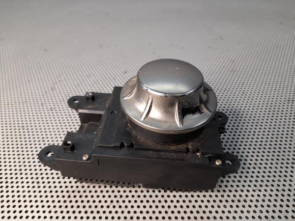 Comando Radio / Volante BMW 5 (E60) | 01 - 10 Imagem-1 Comando Radio / Volante BMW 5 (E60) | 01 - 10 Imagem-1