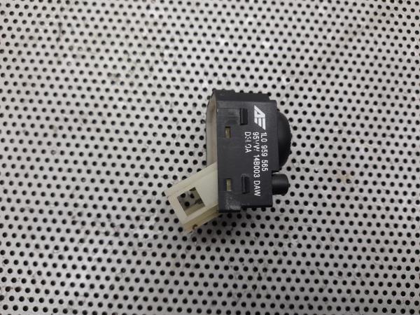 Interruptor / Botao (Espelhos) VOLKSWAGEN SHARAN (7M8, 7M9, 7M6) | 95 - 10 Imagem-1 Interruptor / Botao (Espelhos) VOLKSWAGEN SHARAN (7M8, 7M9, 7M6) | 95 - 10 Imagem-1