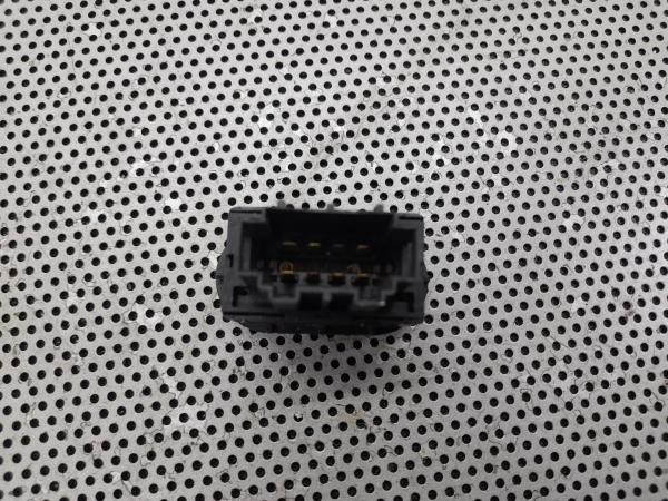 Comando/Interrutor/Botao Vidro Tras Esq VOLKSWAGEN SHARAN (7M8, 7M9, 7M6) | 95 - 10 Imagem-2 Comando/Interrutor/Botao Vidro Tras Esq VOLKSWAGEN SHARAN (7M8, 7M9, 7M6) | 95 - 10 Imagem-2