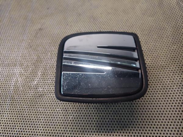 Puxador Tampa Mala SEAT IBIZA II (6K1) | 93 - 02 Imagem-1 Puxador Tampa Mala SEAT IBIZA II (6K1) | 93 - 02 Imagem-1