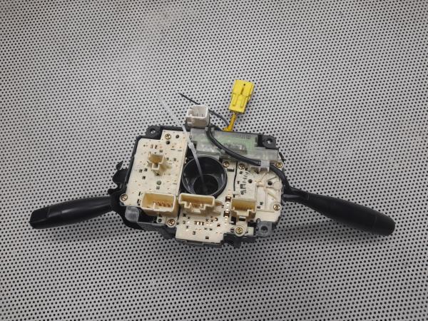 Comutador / Manete (Luzes/Piscas/Escovas/Fita) SUZUKI IGNIS I (FH) | 00 - 05 Imagem-4 Comutador / Manete (Luzes/Piscas/Escovas/Fita) SUZUKI IGNIS I (FH) | 00 - 05 Imagem-4