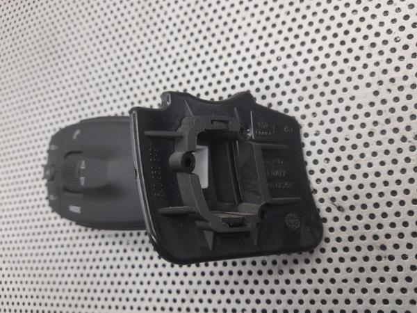 Comando Radio / Volante SEAT IBIZA IV SPORTCOUPE (6J1, 6P5) | 08 - 18 Imagem-1 Comando Radio / Volante SEAT IBIZA IV SPORTCOUPE (6J1, 6P5) | 08 - 18 Imagem-1