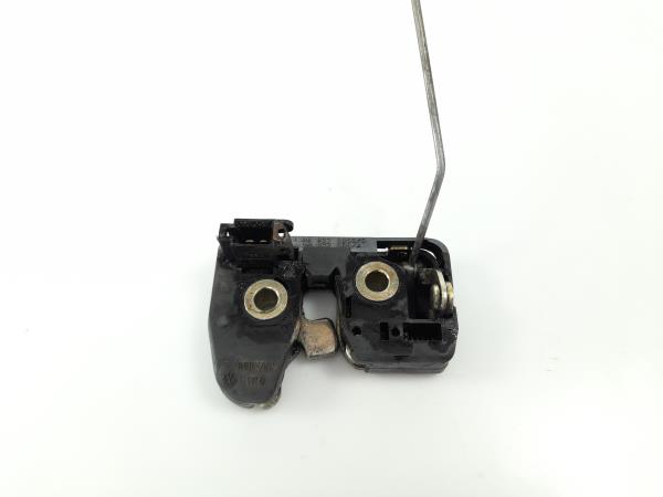 Fecho Tampa Mala VOLKSWAGEN GOLF III (1H1) | 91 - 98 Imagem-2 Fecho Tampa Mala VOLKSWAGEN GOLF III (1H1) | 91 - 98 Imagem-2