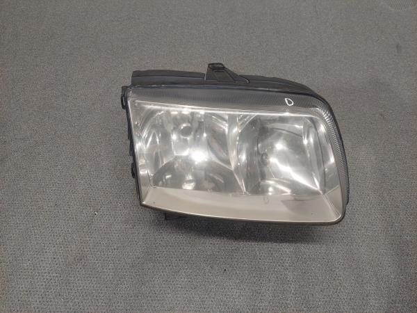 Otica / Farol Dto VOLKSWAGEN POLO (6N2) | 99 - 01