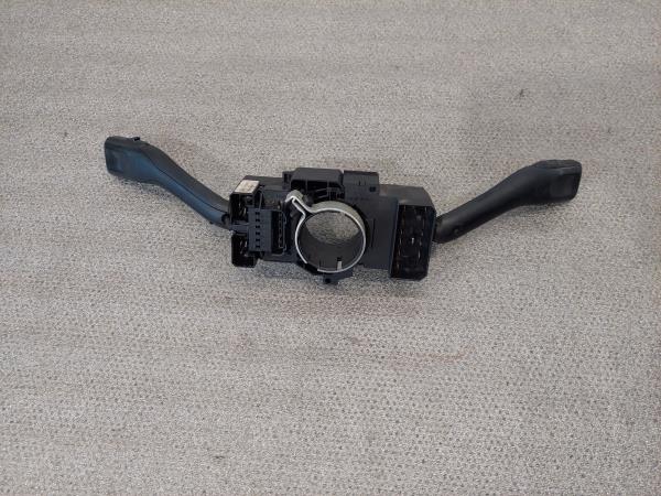 Comutador / Manete (Luzes/Piscas/Escovas/Fita) VOLKSWAGEN GOLF IV (1J1) | 97 - 07 Imagem-2 Comutador / Manete (Luzes/Piscas/Escovas/Fita) VOLKSWAGEN GOLF IV (1J1) | 97 - 07 Imagem-2