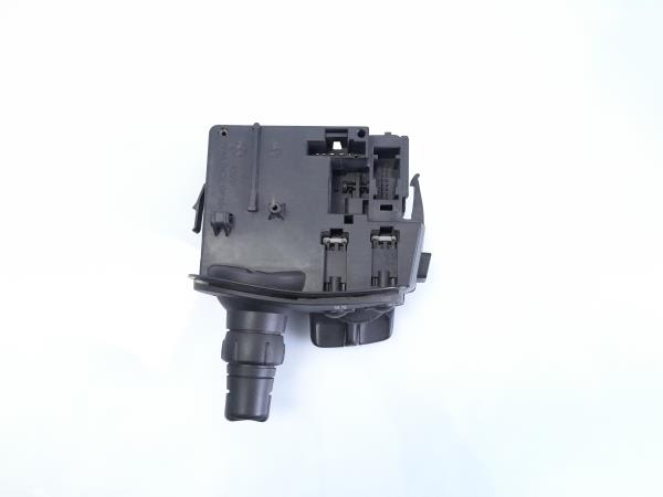 Comutador / Manete (Luzes/Piscas/Escovas/Fita) RENAULT CLIO III (BR0/1, CR0/1) | 05 - Imagem-4 Comutador / Manete (Luzes/Piscas/Escovas/Fita) RENAULT CLIO III (BR0/1, CR0/1) | 05 - Imagem-4