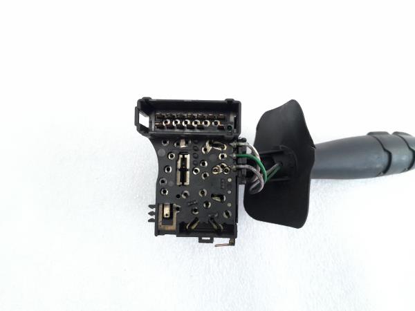 Comutador / Manete (Luzes/Piscas/Escovas/Fita) RENAULT CLIO II Caixa (SB0/1/2_) | 98 - Imagem-2 Comutador / Manete (Luzes/Piscas/Escovas/Fita) RENAULT CLIO II Caixa (SB0/1/2_) | 98 - Imagem-2