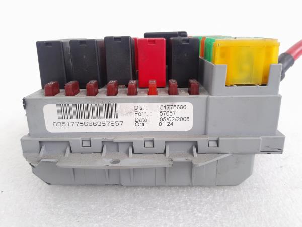 Caixa Fusiveis FIAT BRAVO II (198_) | 06 - Imagem-3 Caixa Fusiveis FIAT BRAVO II (198_) | 06 - Imagem-3