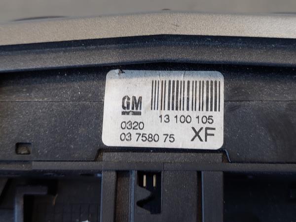 Moldura / Estrutura Consola Central / Rádio OPEL ASTRA H (A04) | 04 - 14 Imagem-5 Moldura / Estrutura Consola Central / Rádio OPEL ASTRA H (A04) | 04 - 14 Imagem-5