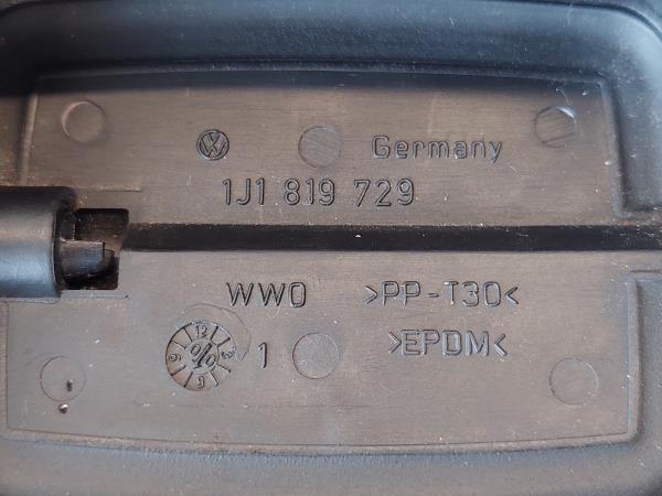 Arejador / Conduta Ar VOLKSWAGEN GOLF IV (1J1) | 97 - 07 Imagem-4 Arejador / Conduta Ar VOLKSWAGEN GOLF IV (1J1) | 97 - 07 Imagem-4