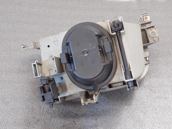 Otica / Farol Dto RENAULT CLIO I (B/C57_, 5/357_) | 90 - 98 Imagem-3 Otica / Farol Dto RENAULT CLIO I (B/C57_, 5/357_) | 90 - 98 Imagem-3