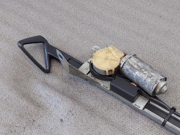 Motor / Barra Extensor Regulador do Cinto Dto MERCEDES-BENZ 200 - 320 CE (124C) | 87 - 93 Imagem-3 Motor / Barra Extensor Regulador do Cinto Dto MERCEDES-BENZ 200 - 320 CE (124C) | 87 - 93 Imagem-3