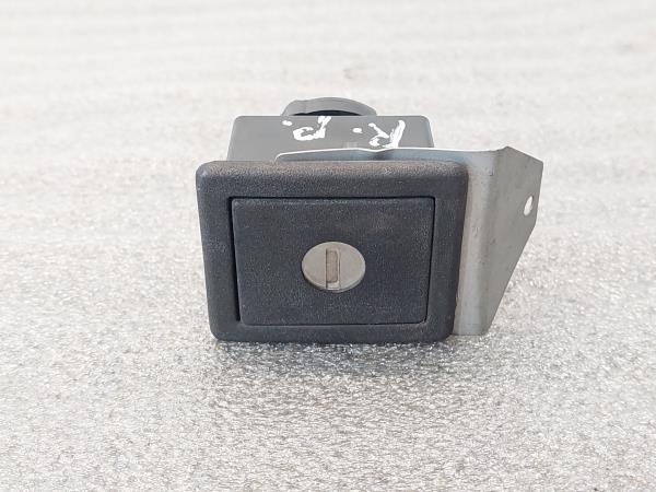 Puxador Tampa Mala RENAULT CLIO I (B/C57_, 5/357_) | 90 - 98