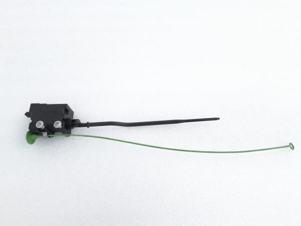 Motor Fecho Combustivel BMW 1 (E87) | 03 - 13 Imagem-2 Motor Fecho Combustivel BMW 1 (E87) | 03 - 13 Imagem-2