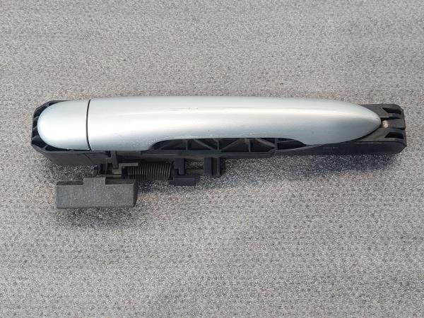 Puxador Exterior Tras Esq RENAULT LAGUNA II (BG0/1_) | 01 - 07 Imagem-1 Puxador Exterior Tras Esq RENAULT LAGUNA II (BG0/1_) | 01 - 07 Imagem-1