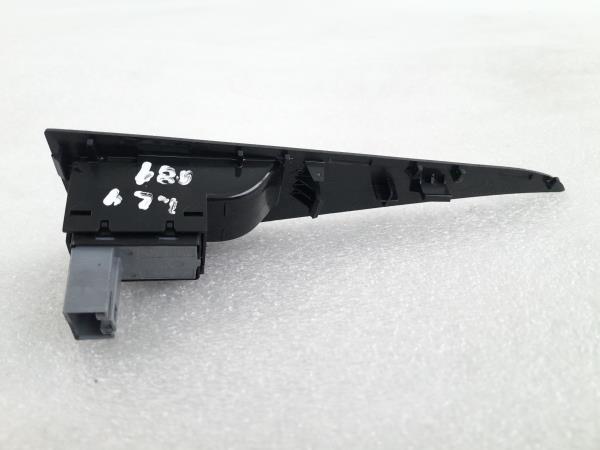 Comando/Interrutor/Botao Vidro Tras Esq SEAT LEON (1P1) | 05 - 13 Imagem-1 Comando/Interrutor/Botao Vidro Tras Esq SEAT LEON (1P1) | 05 - 13 Imagem-1