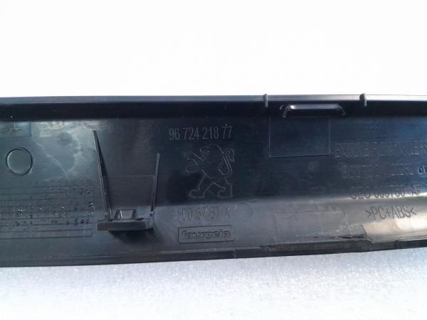 Friso / Frisos PEUGEOT 508 SW I (8E_) | 10 - 18 Imagem-8 Friso / Frisos PEUGEOT 508 SW I (8E_) | 10 - 18 Imagem-8