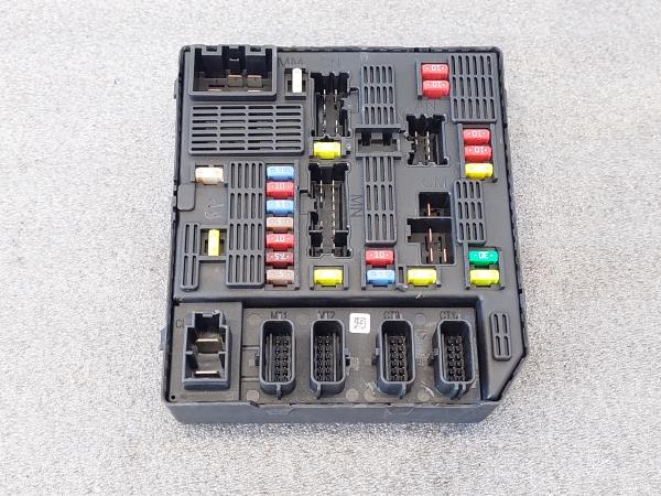 Caixa Fusiveis RENAULT GRAND SCÉNIC III (JZ0/1_) | 09 - Imagem-1 Caixa Fusiveis RENAULT GRAND SCÉNIC III (JZ0/1_) | 09 - Imagem-1