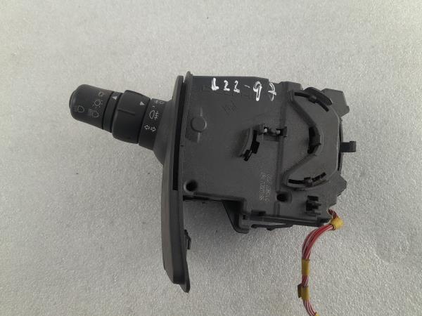 Comutador / Manete (Luzes/Piscas/Escovas/Fita) RENAULT CLIO III (BR0/1, CR0/1) | 05 - Imagem-1 Comutador / Manete (Luzes/Piscas/Escovas/Fita) RENAULT CLIO III (BR0/1, CR0/1) | 05 - Imagem-1