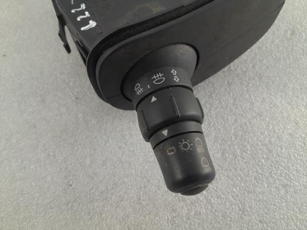 Comutador / Manete (Luzes/Piscas/Escovas/Fita) RENAULT CLIO III (BR0/1, CR0/1) | 05 - Imagem-2 Comutador / Manete (Luzes/Piscas/Escovas/Fita) RENAULT CLIO III (BR0/1, CR0/1) | 05 - Imagem-2