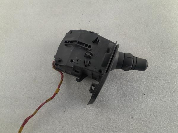 Comutador / Manete (Luzes/Piscas/Escovas/Fita) RENAULT CLIO III (BR0/1, CR0/1) | 05 - Imagem-4 Comutador / Manete (Luzes/Piscas/Escovas/Fita) RENAULT CLIO III (BR0/1, CR0/1) | 05 - Imagem-4