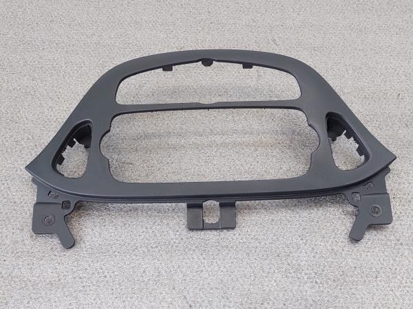 Moldura / Estrutura Consola Central / Rádio OPEL CORSA E (X15) | 14 - Imagem-1 Moldura / Estrutura Consola Central / Rádio OPEL CORSA E (X15) | 14 - Imagem-1