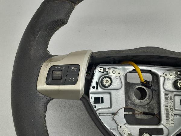Volante OPEL ASTRA H TwinTop (A04) | 05 - 10 Imagem-1 Volante OPEL ASTRA H TwinTop (A04) | 05 - 10 Imagem-1