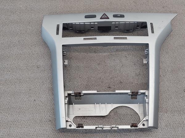 Moldura / Estrutura Consola Central / Rádio OPEL ASTRA H (A04) | 04 - 14