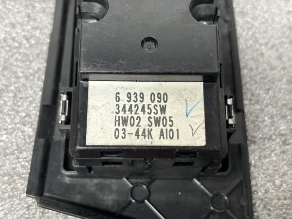 Comando/Interrutor/Botao Vidro Frente Esq BMW 5 (E60) | 01 - 10 Imagem-3 Comando/Interrutor/Botao Vidro Frente Esq BMW 5 (E60) | 01 - 10 Imagem-3