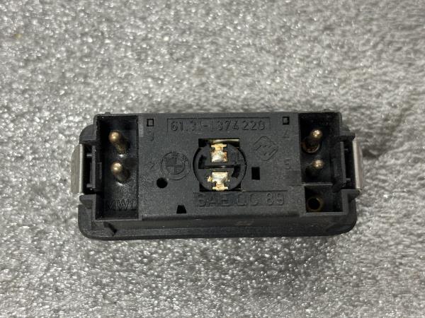 Interruptor / Botao (4 Piscas) BMW 3 (E36) | 90 - 98 Imagem-1 Interruptor / Botao (4 Piscas) BMW 3 (E36) | 90 - 98 Imagem-1