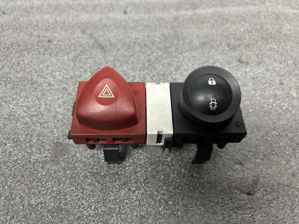 Interruptor / Botao (4 Piscas) RENAULT MEGANE II (BM0/1_, CM0/1_) | 01 - 12