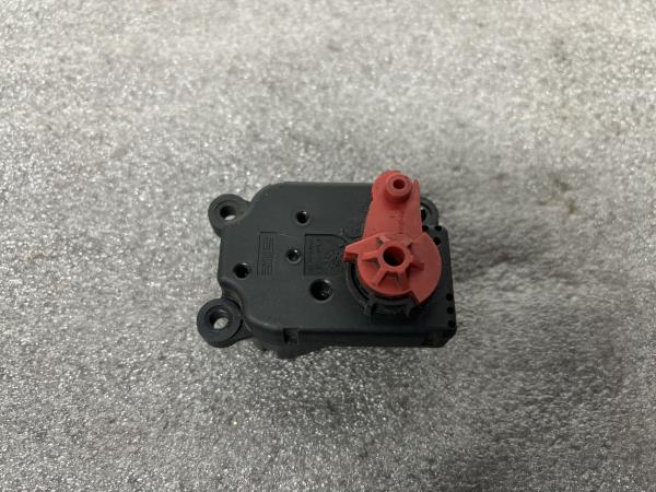 Motor Comportas Chaufagem OPEL VECTRA C (Z02) | 02 - 09 Imagem-1 Motor Comportas Chaufagem OPEL VECTRA C (Z02) | 02 - 09 Imagem-1