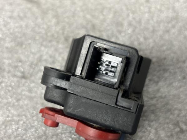 Motor Comportas Chaufagem OPEL VECTRA C (Z02) | 02 - 09 Imagem-2 Motor Comportas Chaufagem OPEL VECTRA C (Z02) | 02 - 09 Imagem-2