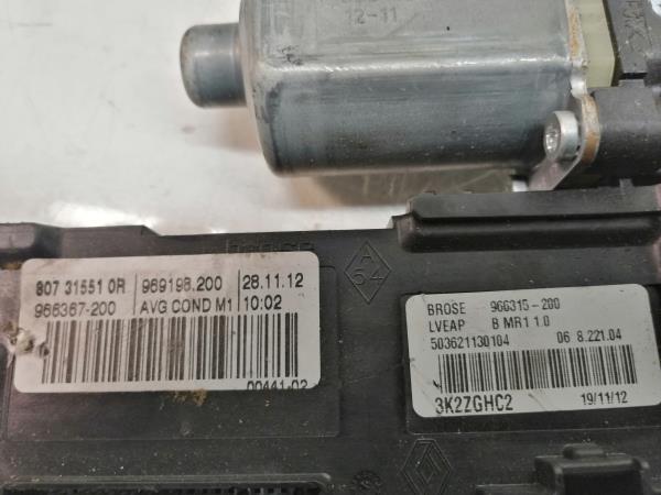 Motor Elevador Porta Frente Esq RENAULT MEGANE III Hatchback (BZ0/1_) | 08 - Imagem-1 Motor Elevador Porta Frente Esq RENAULT MEGANE III Hatchback (BZ0/1_) | 08 - Imagem-1