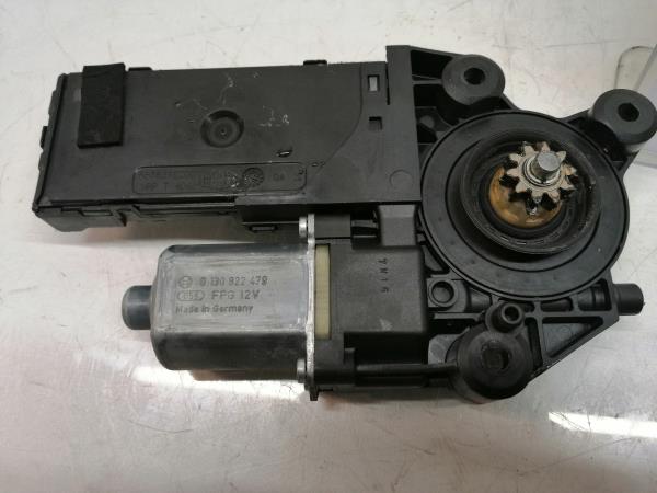 Motor Elevador Porta Frente Esq RENAULT MEGANE III Hatchback (BZ0/1_) | 08 - Imagem-3 Motor Elevador Porta Frente Esq RENAULT MEGANE III Hatchback (BZ0/1_) | 08 - Imagem-3
