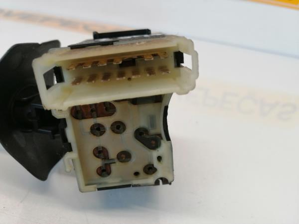 Comutador / Manete (Luzes/Piscas/Escovas/Fita) RENAULT CLIO II (BB_, CB_) | 98 - Imagem-2 Comutador / Manete (Luzes/Piscas/Escovas/Fita) RENAULT CLIO II (BB_, CB_) | 98 - Imagem-2