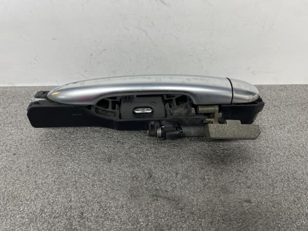 Puxador Exterior Tras Dto RENAULT LAGUNA II (BG0/1_) | 01 - 07 Imagem-2 Puxador Exterior Tras Dto RENAULT LAGUNA II (BG0/1_) | 01 - 07 Imagem-2