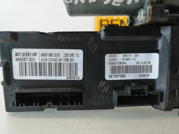 Motor Elevador Porta Frente Esq RENAULT MEGANE III Hatchback (BZ0/1_) | 08 - Imagem-1 Motor Elevador Porta Frente Esq RENAULT MEGANE III Hatchback (BZ0/1_) | 08 - Imagem-1