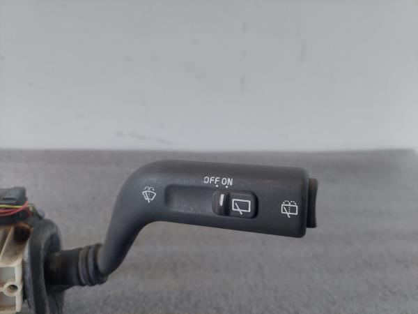 Comutador / Manete (Luzes/Piscas/Escovas/Fita) SAAB 9-3 (YS3D) | 98 - 03 Imagem-1 Comutador / Manete (Luzes/Piscas/Escovas/Fita) SAAB 9-3 (YS3D) | 98 - 03 Imagem-1