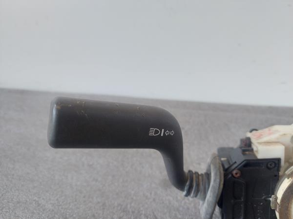 Comutador / Manete (Luzes/Piscas/Escovas/Fita) SAAB 9-3 (YS3D) | 98 - 03 Imagem-2 Comutador / Manete (Luzes/Piscas/Escovas/Fita) SAAB 9-3 (YS3D) | 98 - 03 Imagem-2