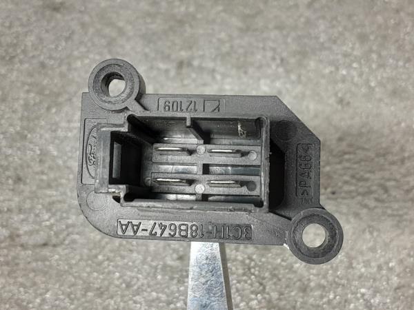 Resistencia Chaufagem FORD TRANSIT Caixa (FA_ _) | 00 - 06 Imagem-2 Resistencia Chaufagem FORD TRANSIT Caixa (FA_ _) | 00 - 06 Imagem-2
