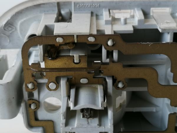 Plafonier RENAULT MEGANE II (BM0/1_, CM0/1_) | 01 - 12 Imagem-2 Plafonier RENAULT MEGANE II (BM0/1_, CM0/1_) | 01 - 12 Imagem-2