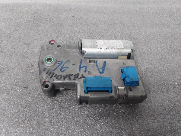 Motor Teto Abrir AUDI A4 (8D2, B5) | 94 - 01 Imagem-1 Motor Teto Abrir AUDI A4 (8D2, B5) | 94 - 01 Imagem-1
