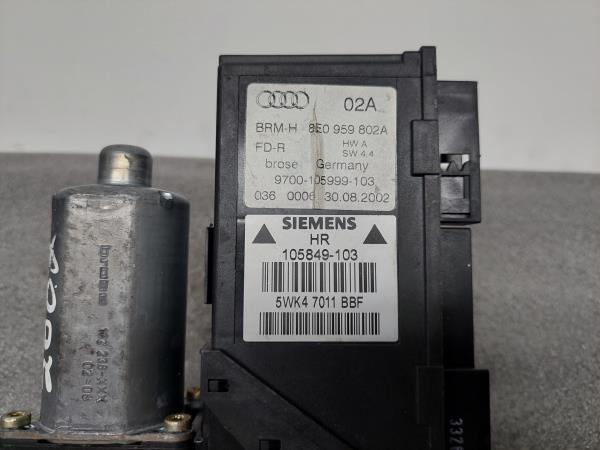 Motor Elevador Porta Tras Dto AUDI A4 (8E2, B6) | 00 - 05 Imagem-3 Motor Elevador Porta Tras Dto AUDI A4 (8E2, B6) | 00 - 05 Imagem-3